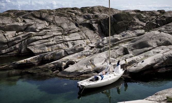Res med skärgårdsbåt på historiska vatten